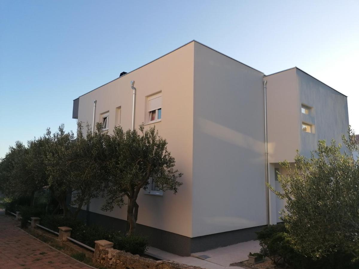 Apartments Lota Starigrad Paklenica Εξωτερικό φωτογραφία