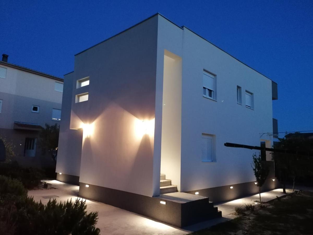Apartments Lota Starigrad Paklenica Εξωτερικό φωτογραφία