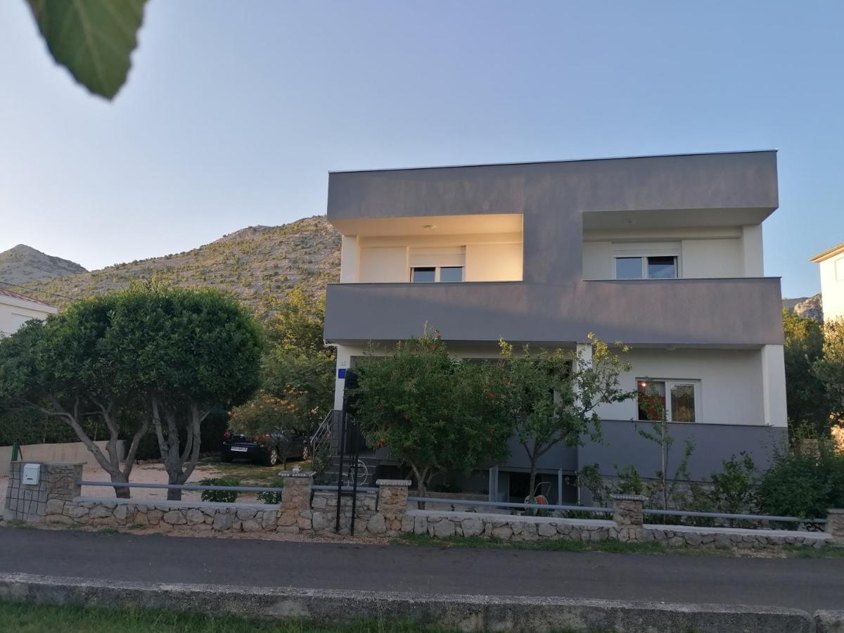 Apartments Lota Starigrad Paklenica Εξωτερικό φωτογραφία