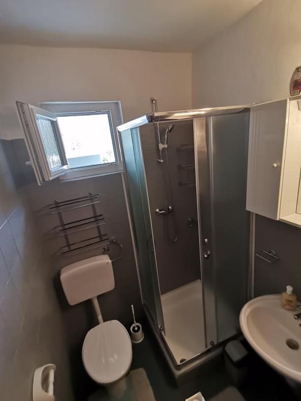 Apartments Lota Starigrad Paklenica Εξωτερικό φωτογραφία