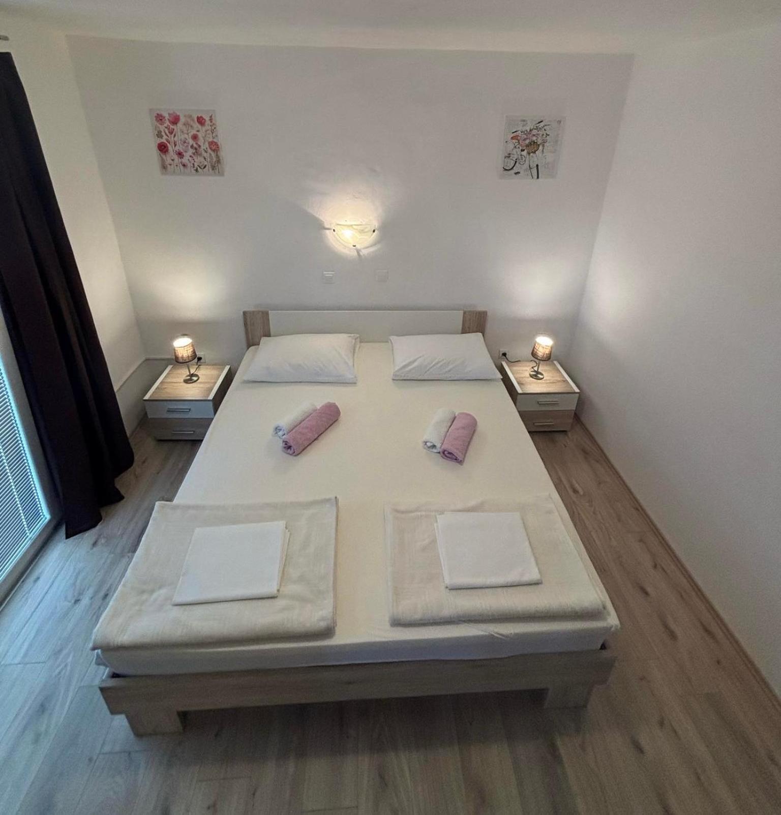 Apartments Lota Starigrad Paklenica Εξωτερικό φωτογραφία
